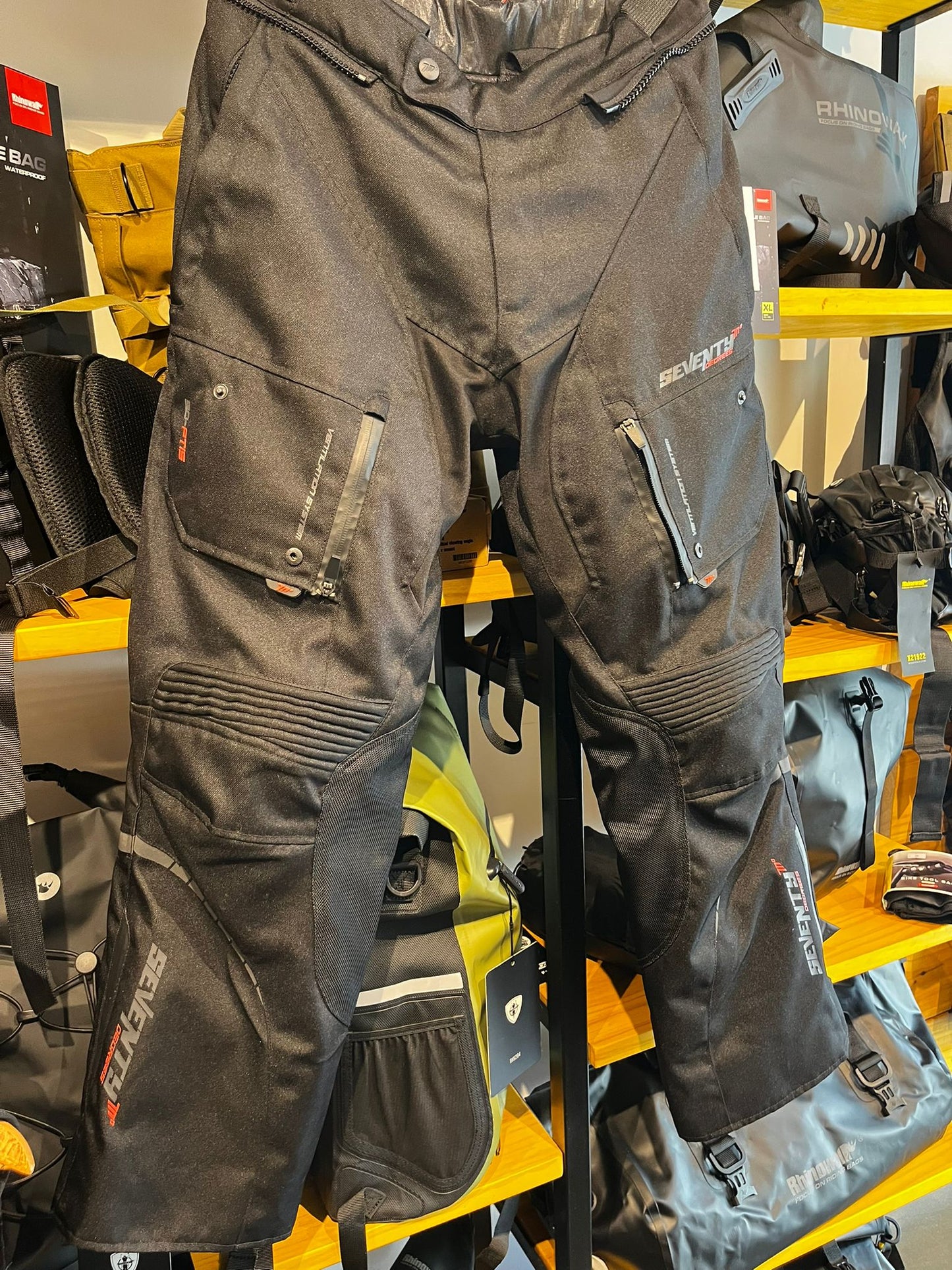 Pantalon Seventhy 4 Estaciones talle XS, Nuevo, 1 solo uso