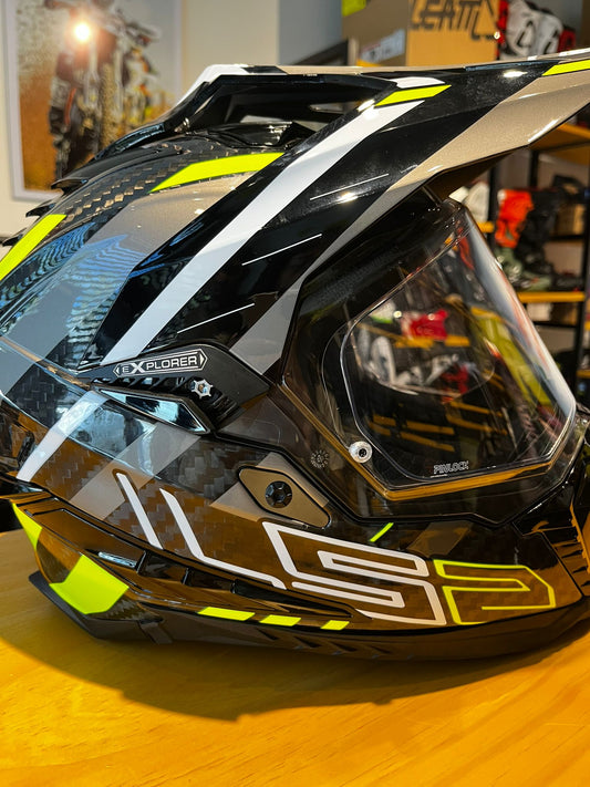 Casco ls2 explorer fibra de carbono talle S